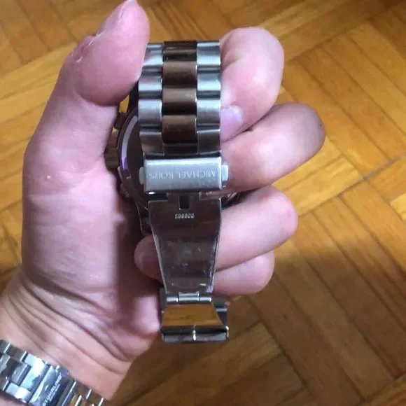 Big face ladies Michael Kors watch - Picture 3 of 6